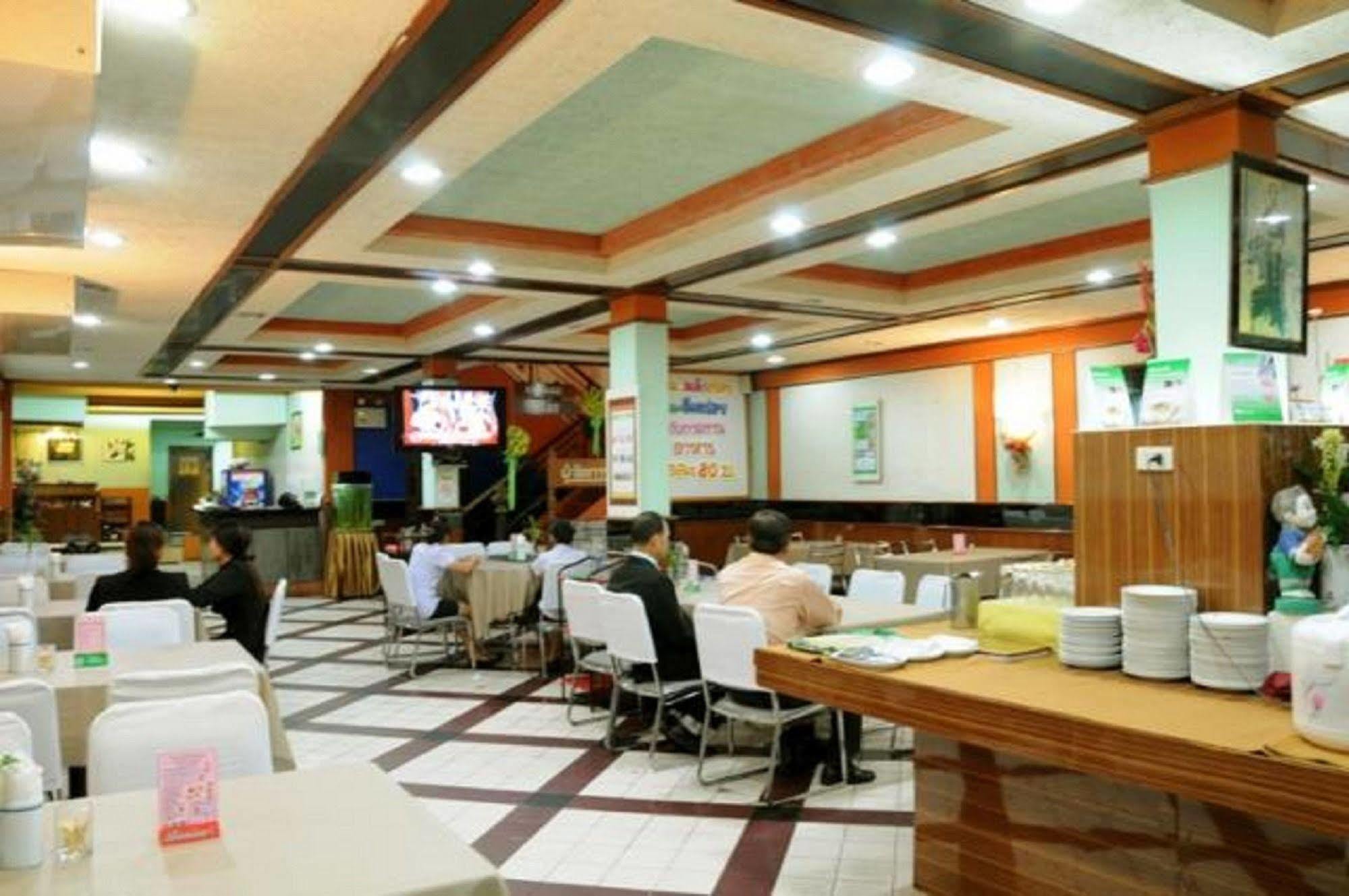 Amarin Nakorn Hotel Phitsanulok Exterior photo