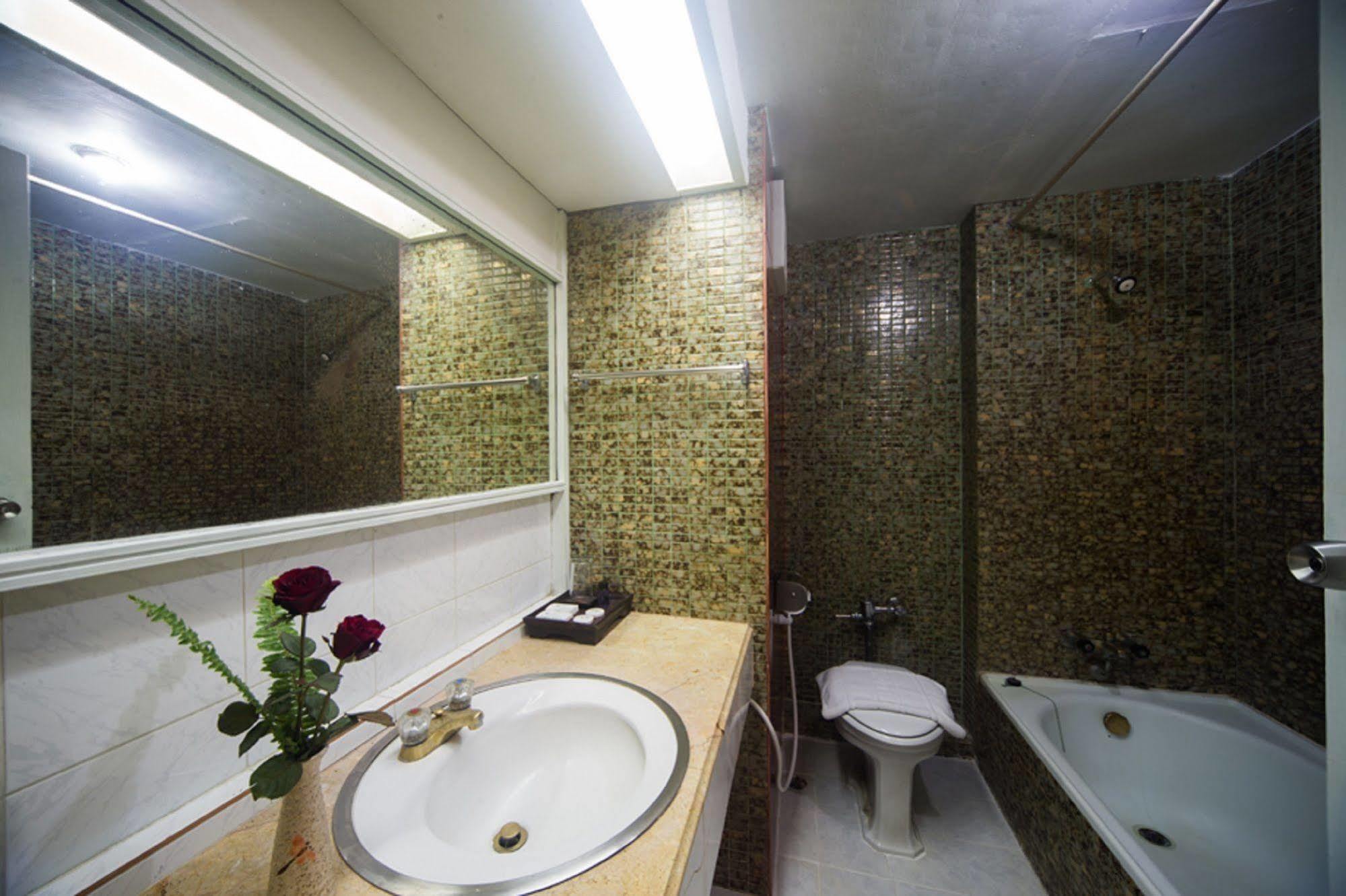 Amarin Nakorn Hotel Phitsanulok Exterior photo